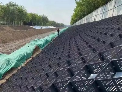 Perforated honeycomb geocell