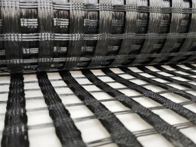 Warp‑Knitted PET Geogrid